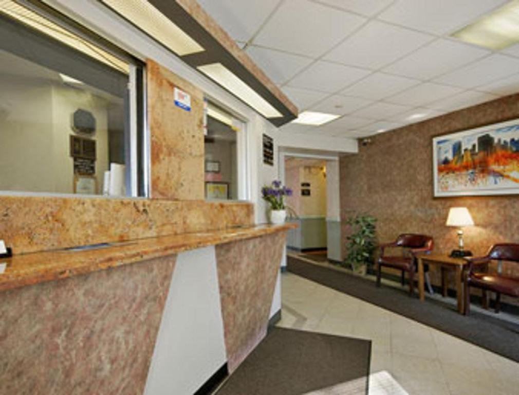 Super 8 By Wyndham Long Island City Lga Hotel New York Interior photo