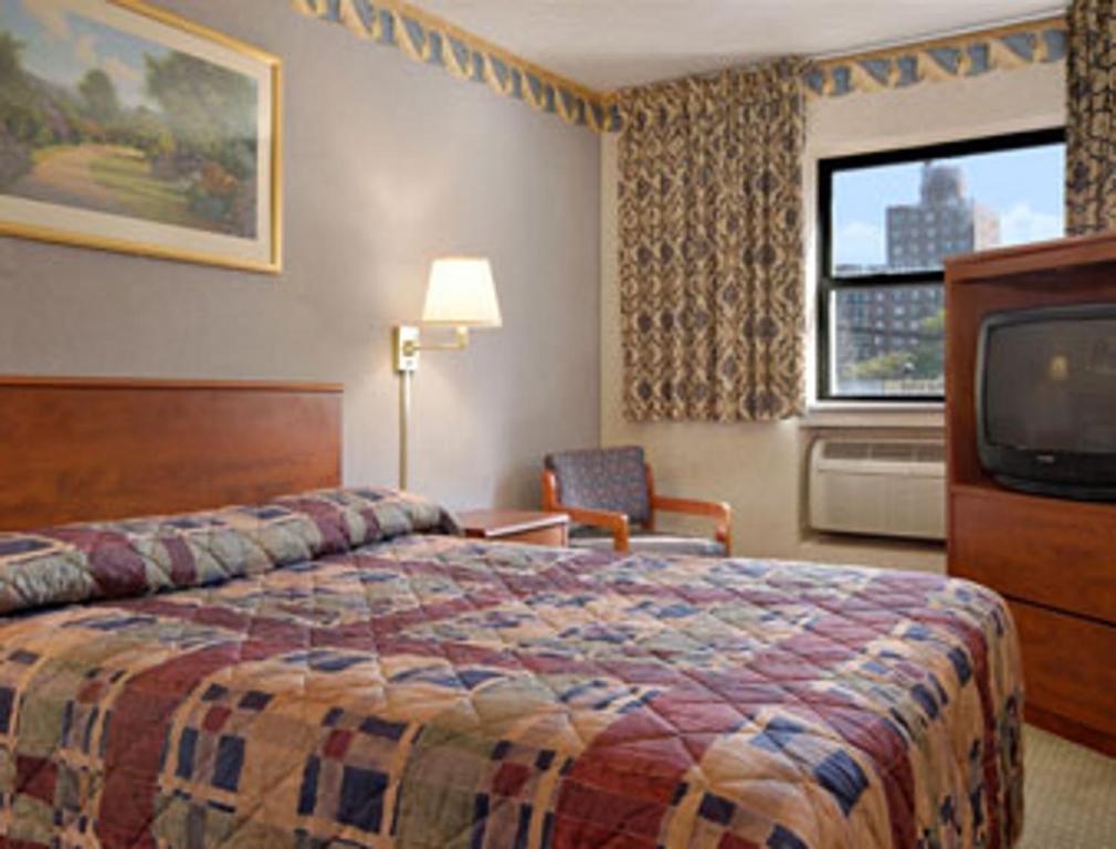 Super 8 By Wyndham Long Island City Lga Hotel New York Room photo